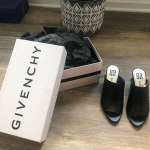 Givenchy triangle mules size 38 100% calf